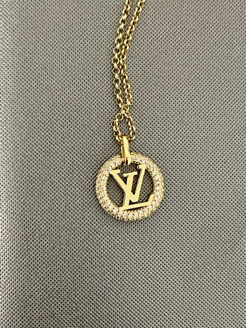 Petite LV Round Necklace - Picture 1 of 4